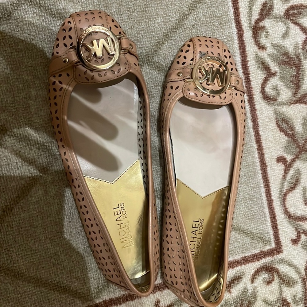 Got another same pair in pink but wore them a few times looks good